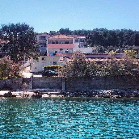 Apartments By The Sea Arbanija, Ciovo - 1085 Trogir Eksteriør bilde