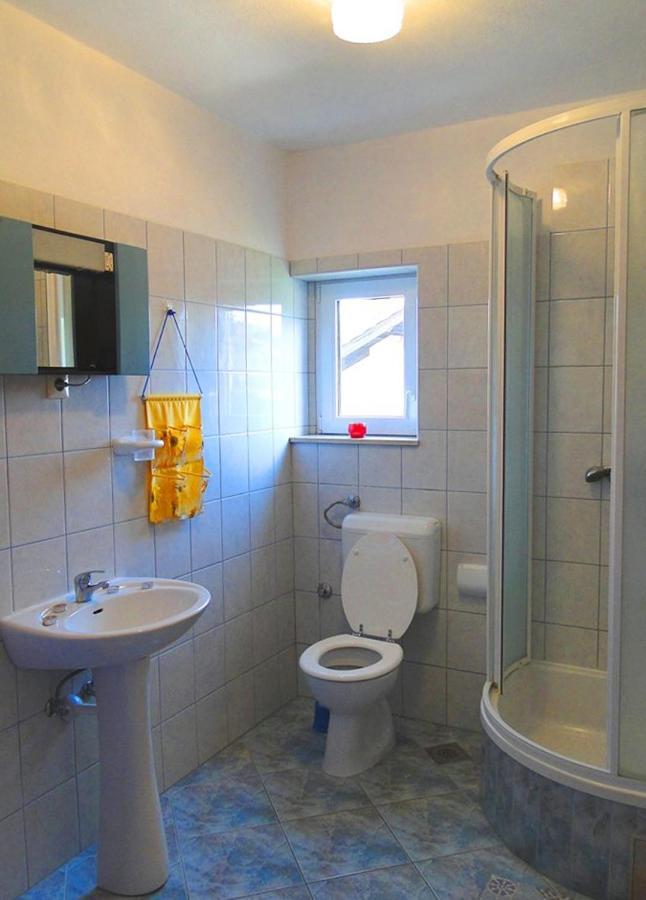 Apartments By The Sea Arbanija, Ciovo - 1085 Trogir Eksteriør bilde
